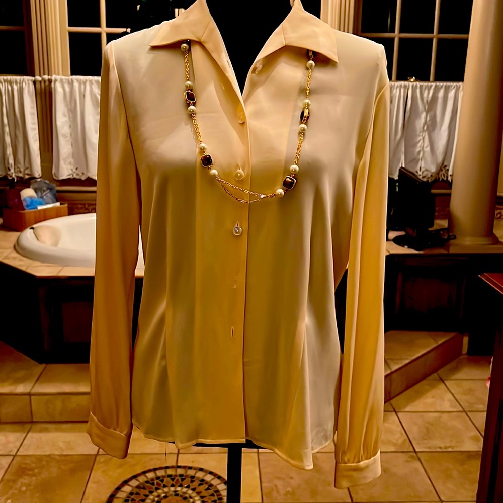 Lovely Talbots Size 6 Ivory Blouse